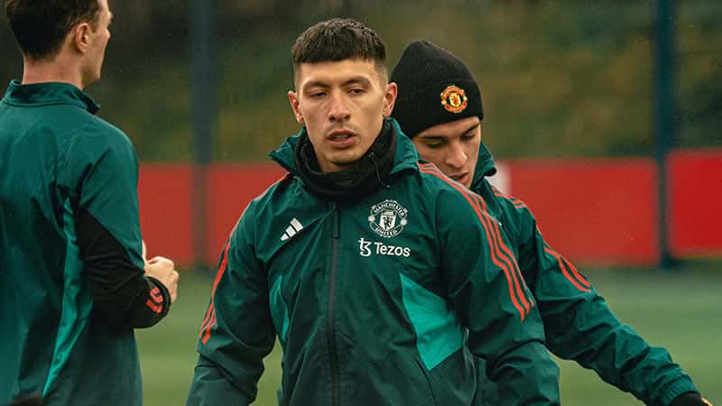 El entrerriano Lisandro Martínez retornó a la prácticas en Manchester United