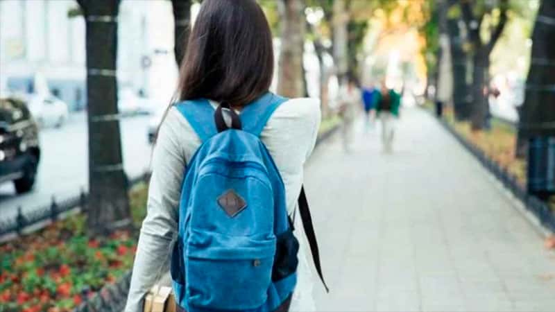 Bullying : fallo judicial obliga a escuela a reinscribir a una alumna