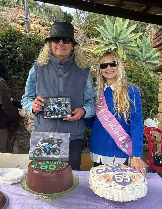 Claudio y  Carmen festejando los cumpleaños en los Montes de Málaga-