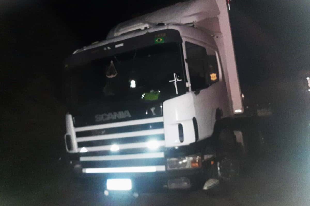 Dos camiones despistaron durante la tormenta en la ruta nacional 12