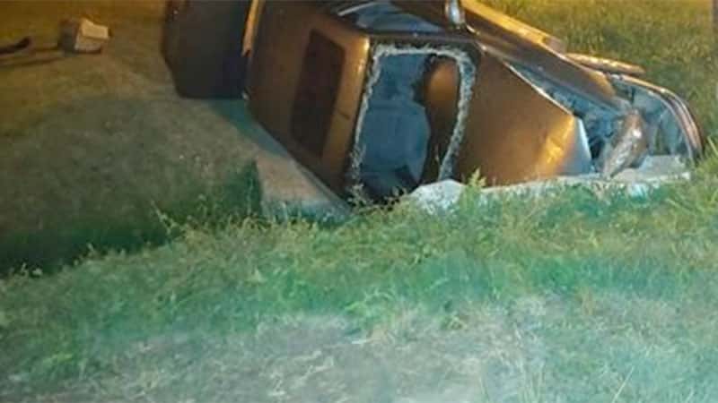 Urdinarrain : un auto despistó y terminó en un zanjón