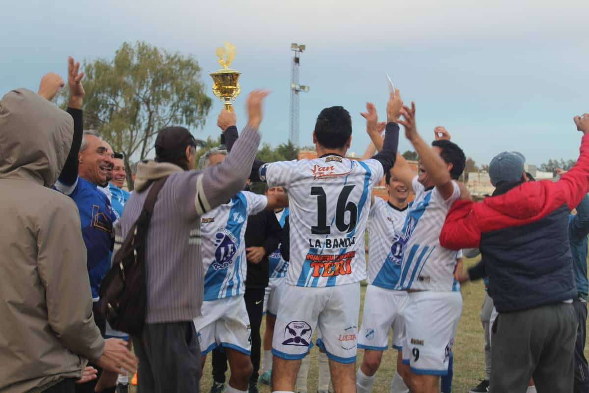 La Banda se adjudicó el torneo Senior
Copa "50 ºAniversario de Bomberos"