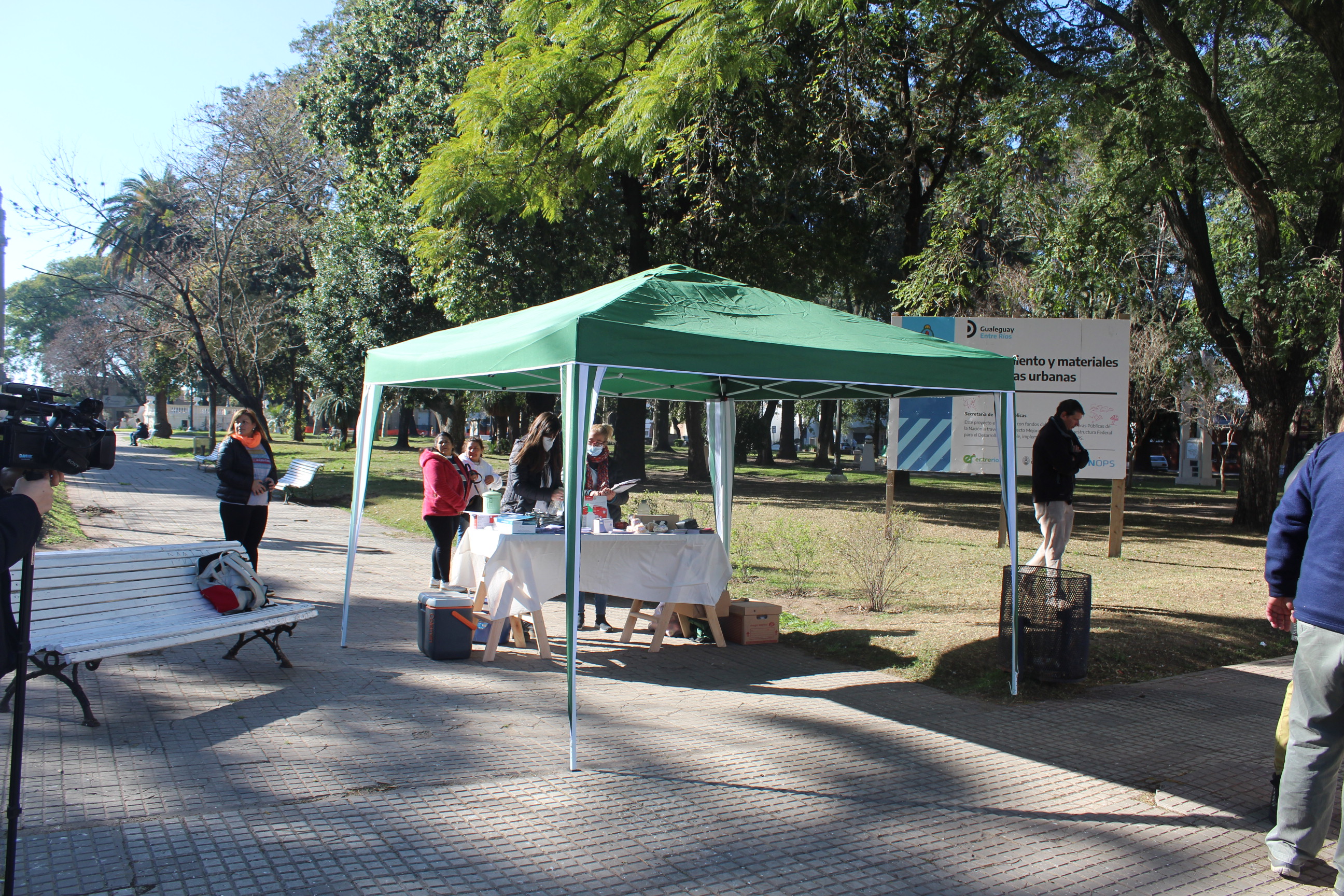 Se realizó una jornada de vacunación en plaza Constitución