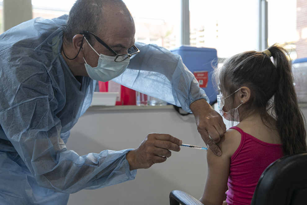 Covid-19: desde este lunes niños, niñas y adolescentes podrán recibir vacunas de refuerzo