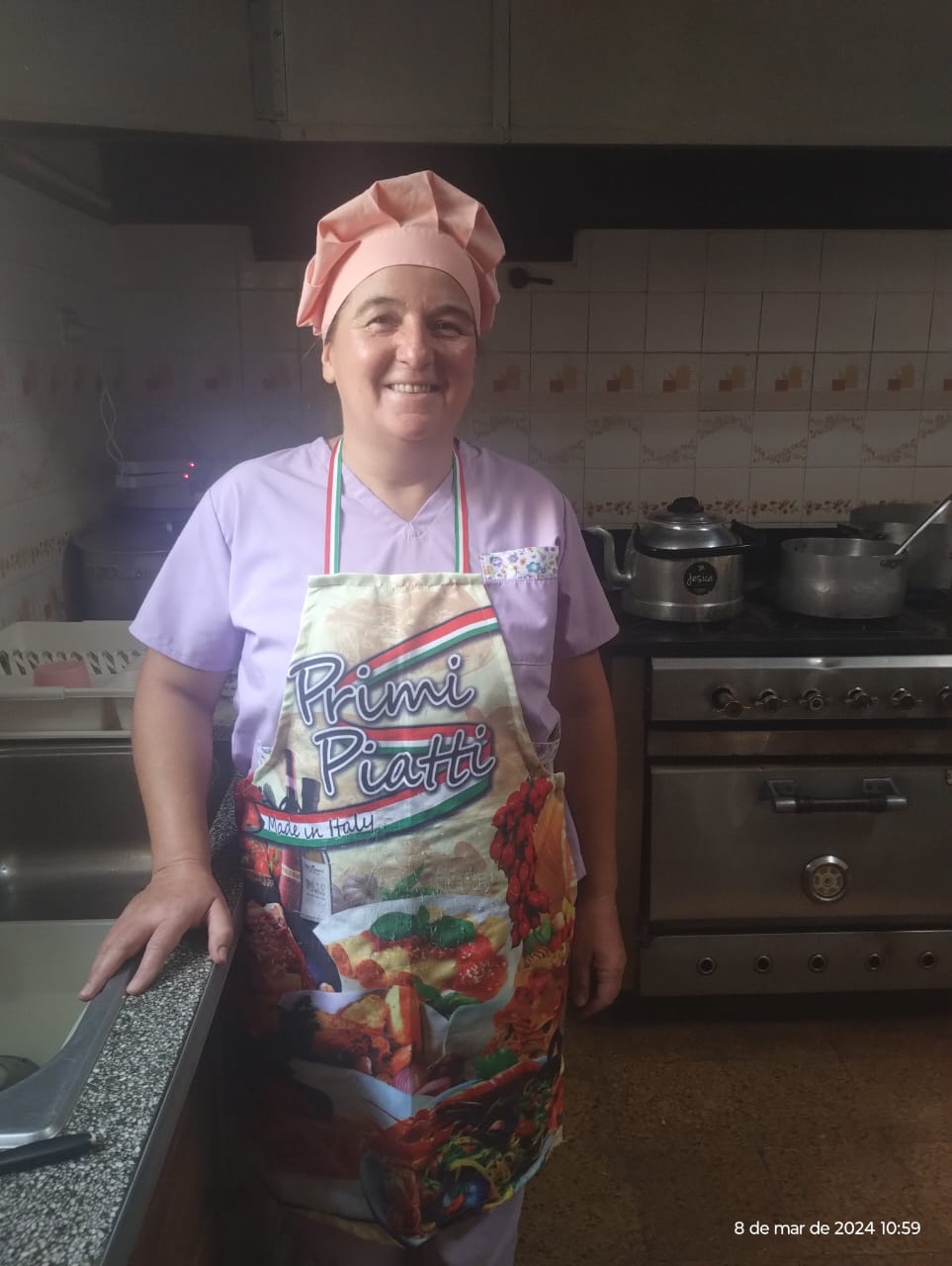 Claudia García, devota cocinera en Asilo de Ancianos
