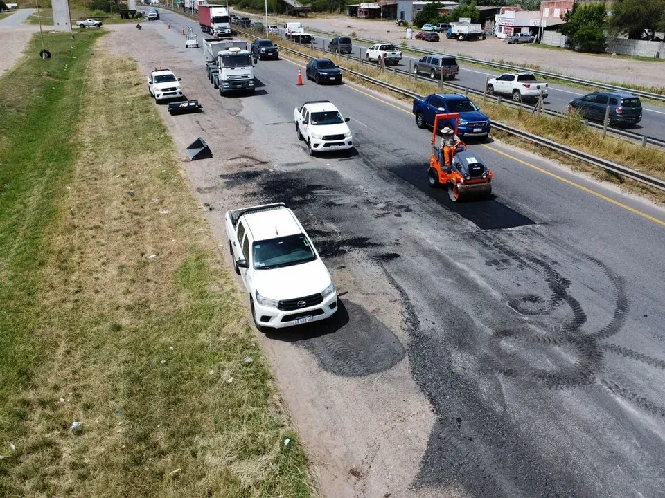 Avanzan trabajos de reparación en las rutas 12 y 14 del corredor entre Zárate y Gualeguaychú
