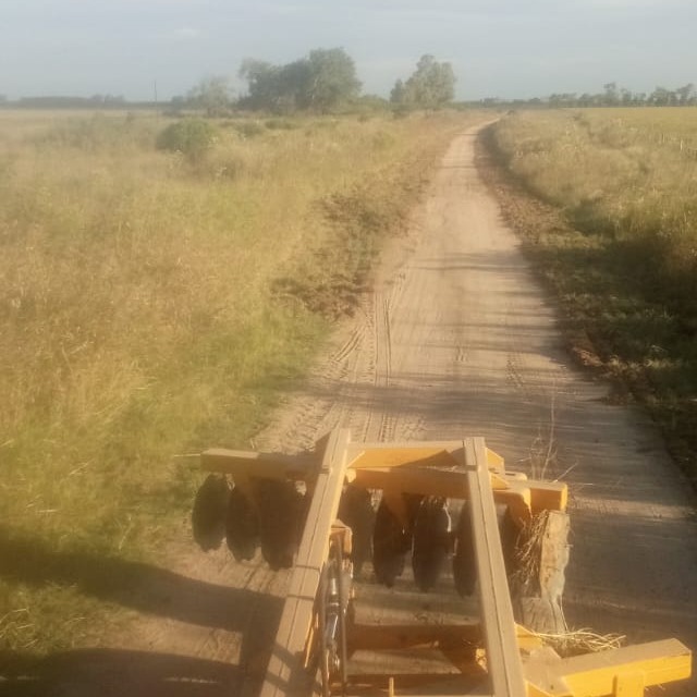Estación Lazo realiza mantenimiento de cunetas en distintos tramos rurales