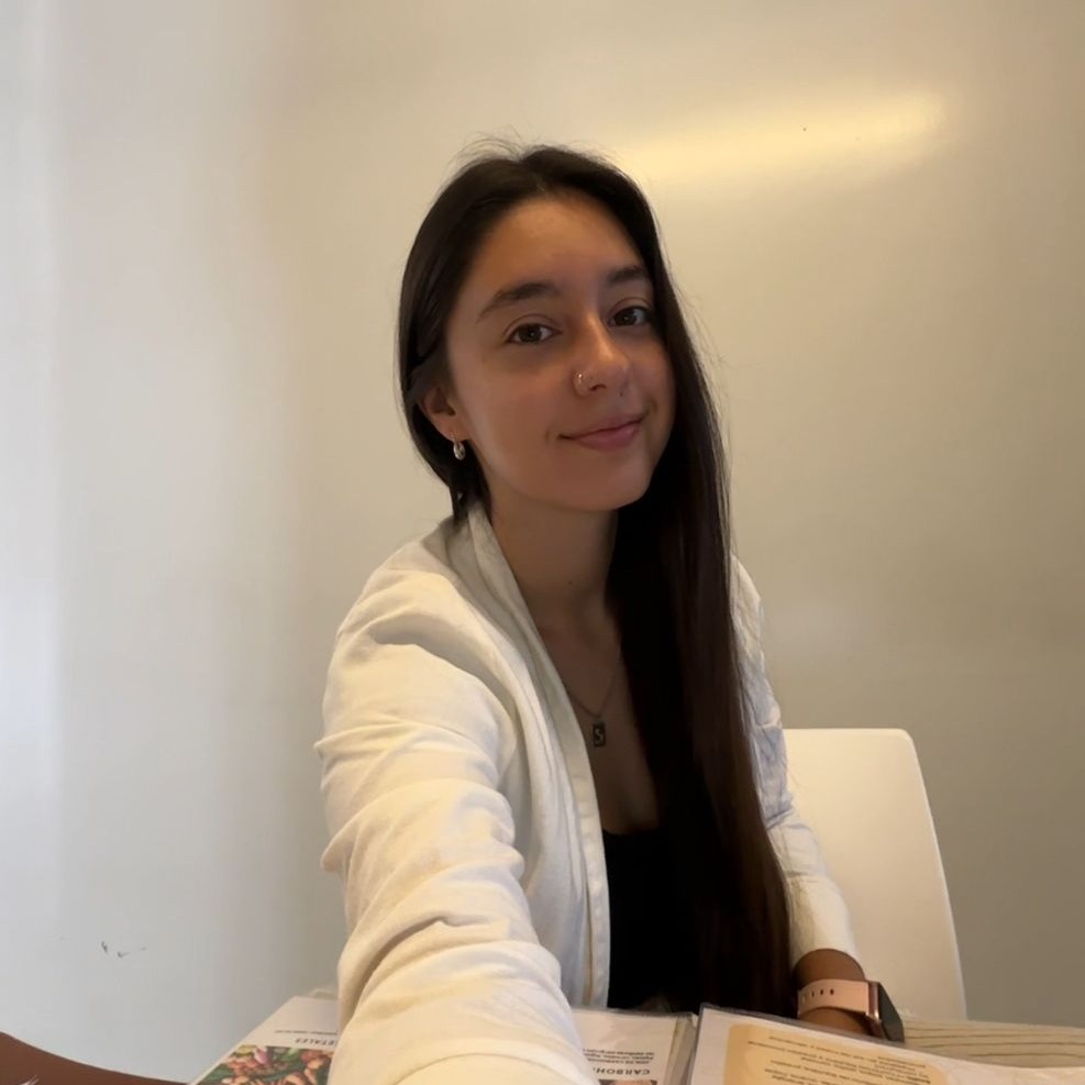 Podcast, nutrición y salud : el proyecto de Agustina Gómez