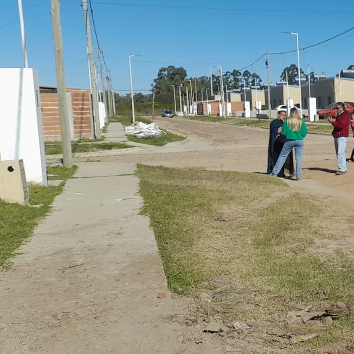 Sánchez: Cada casa del Barrio 100 Viviendas cuesta más de 50.000 dólares