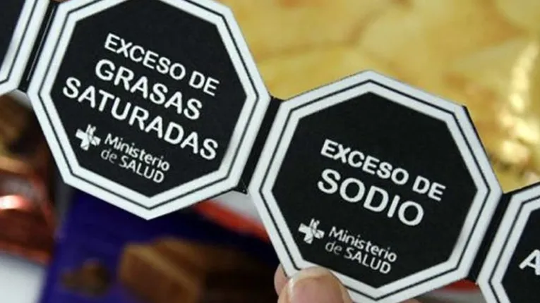 El oficialismo busca derogar la Ley de Etiquetado Frontal y reemplazarla por un esquema regional del Mercosur