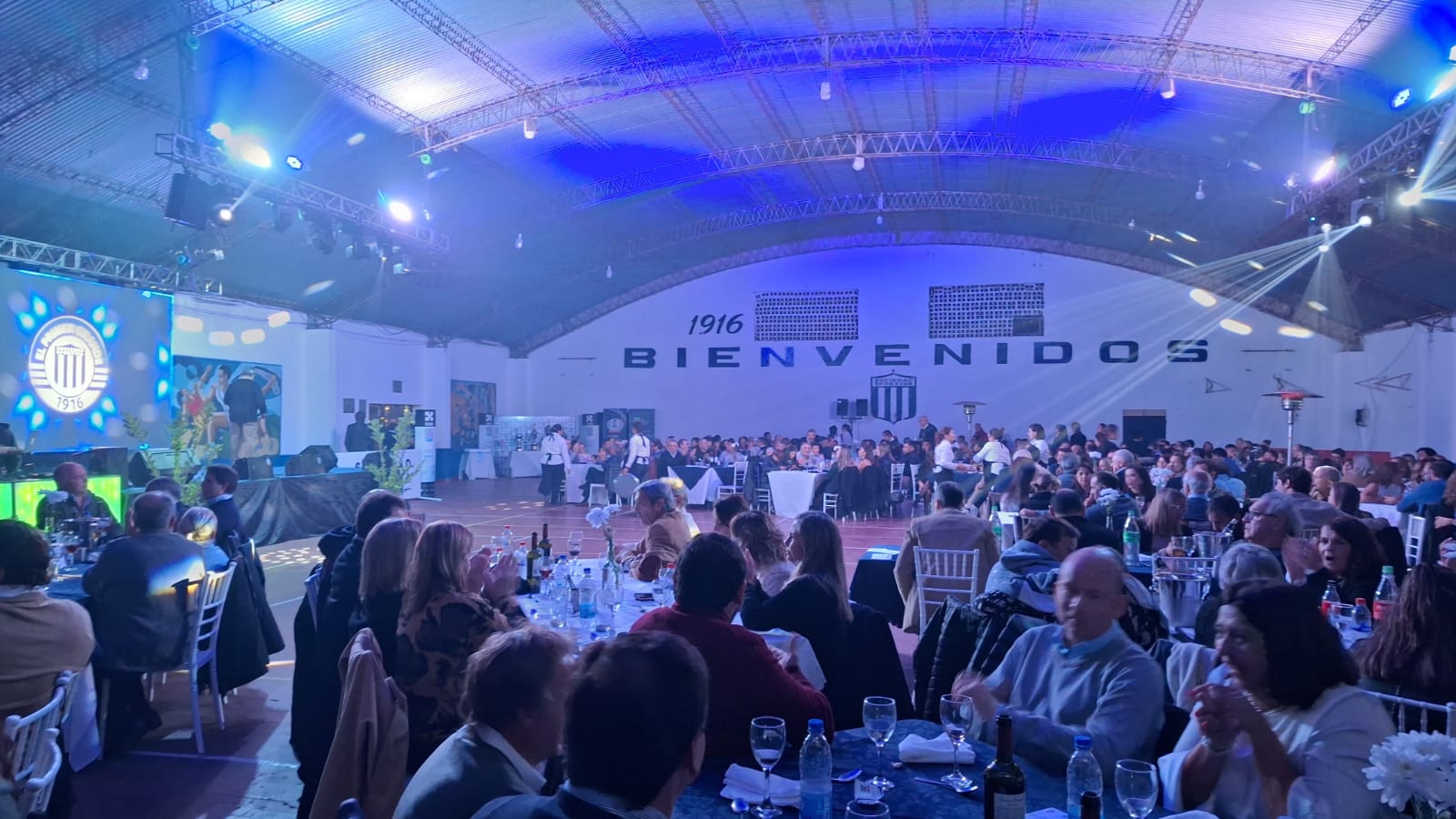 Sportiva celebró sus 110 años con una gran noche en el Gigante Blanco