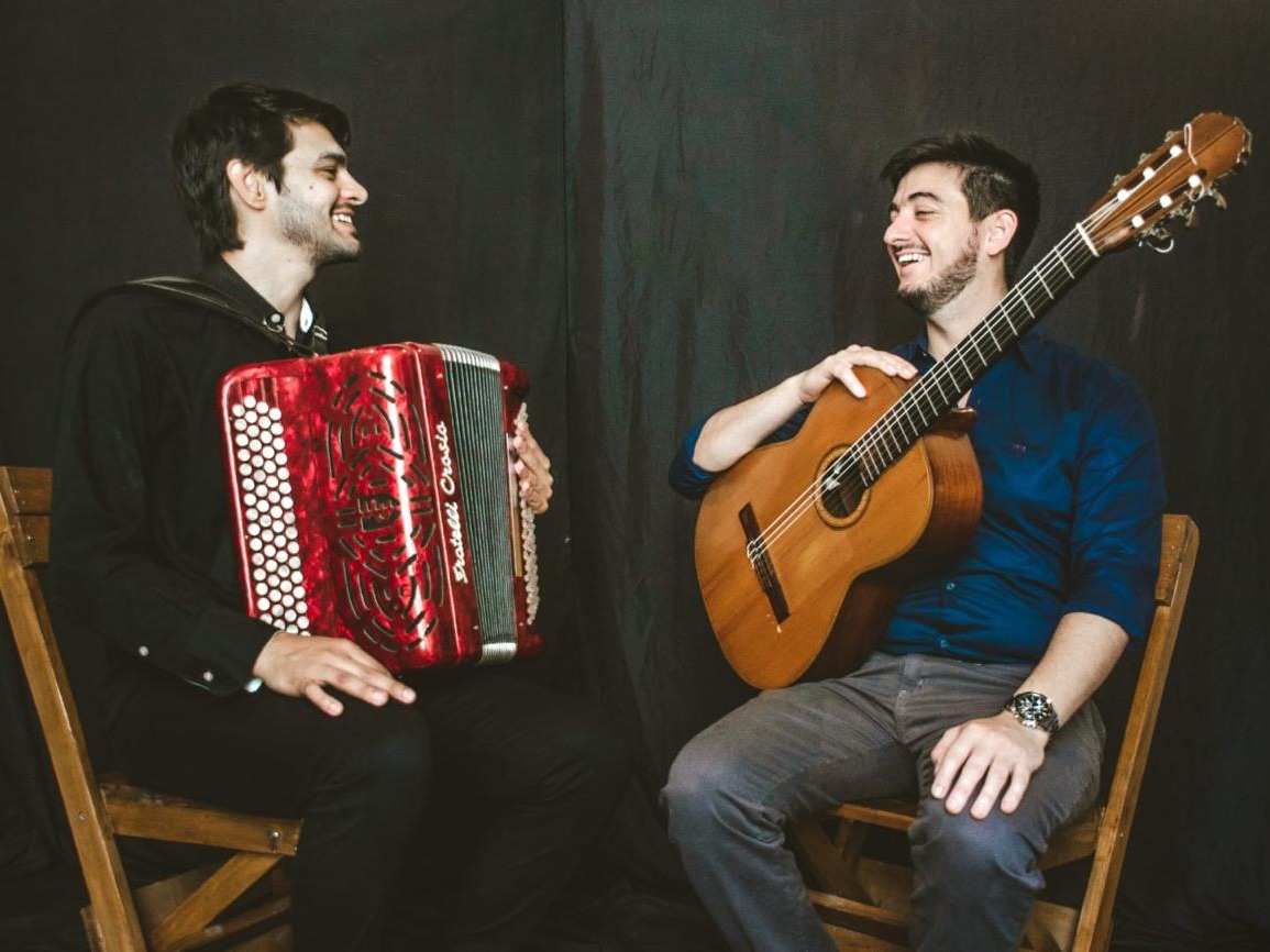 Tati Grandolo & Valentín Cosso Dúo, litoral en guitarra y acordeón