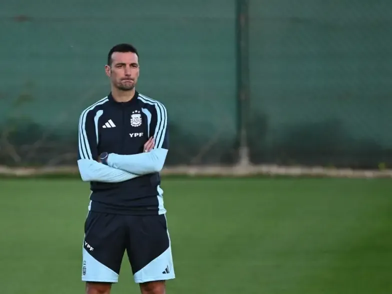 El primer 11 que paró Scaloni con grandes ausentes en el entrenamiento de la Selección argentina