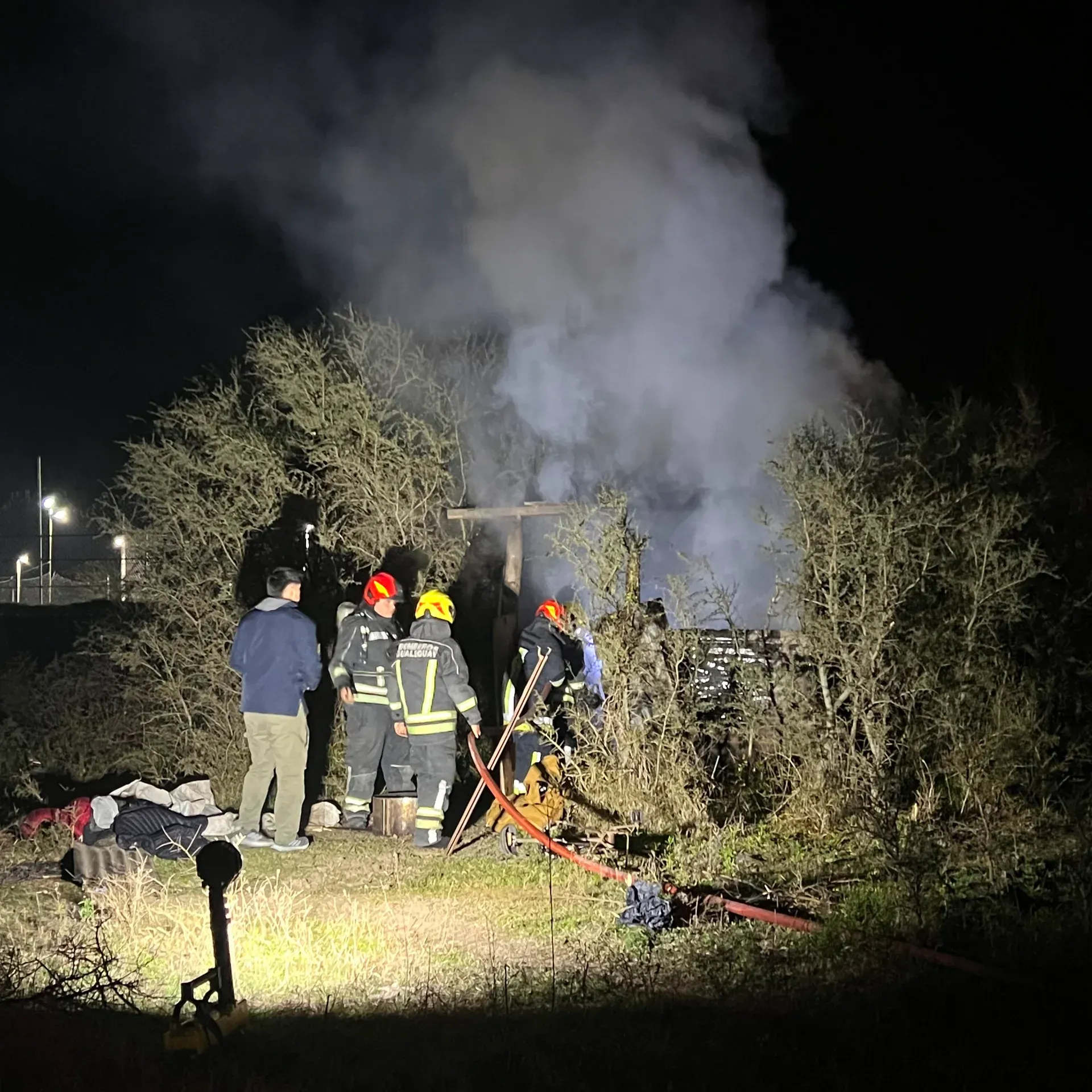 Se incendió una vivienda precaria y las pérdidas fueron totales