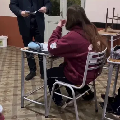 El particular gesto de un curso entrerriano para que su compañera viaje a Bariloche
