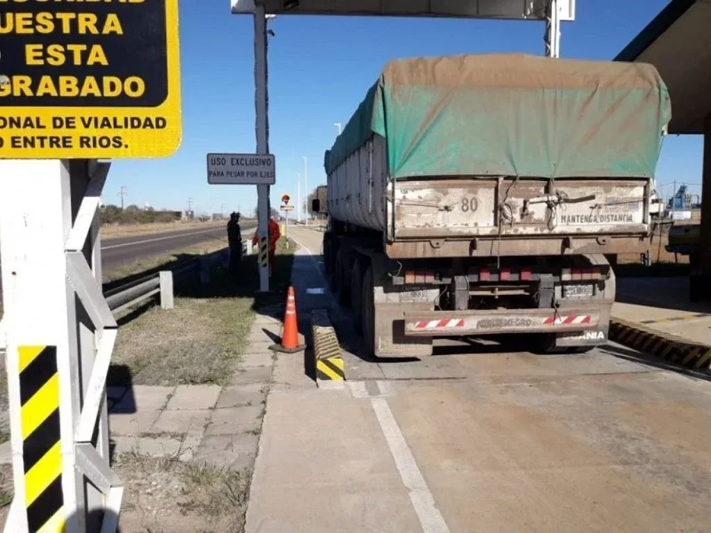 Buscan regular en Entre Ríos el transporte de cargas sobredimensionadas y extrapesadas