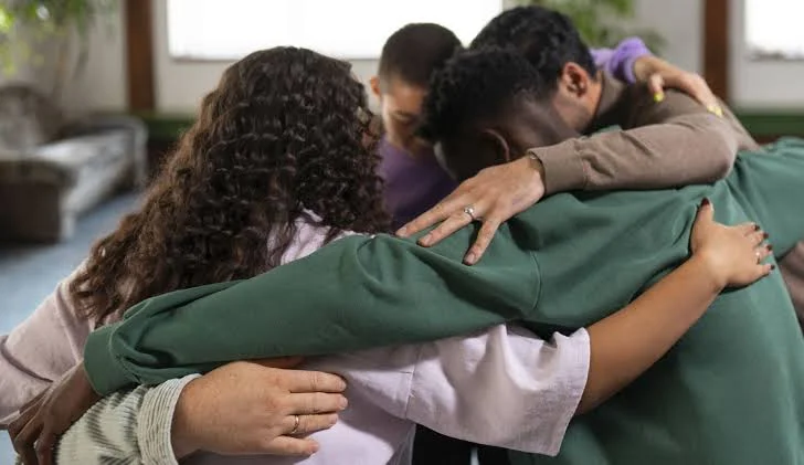 La exageración de las emociones ajenas