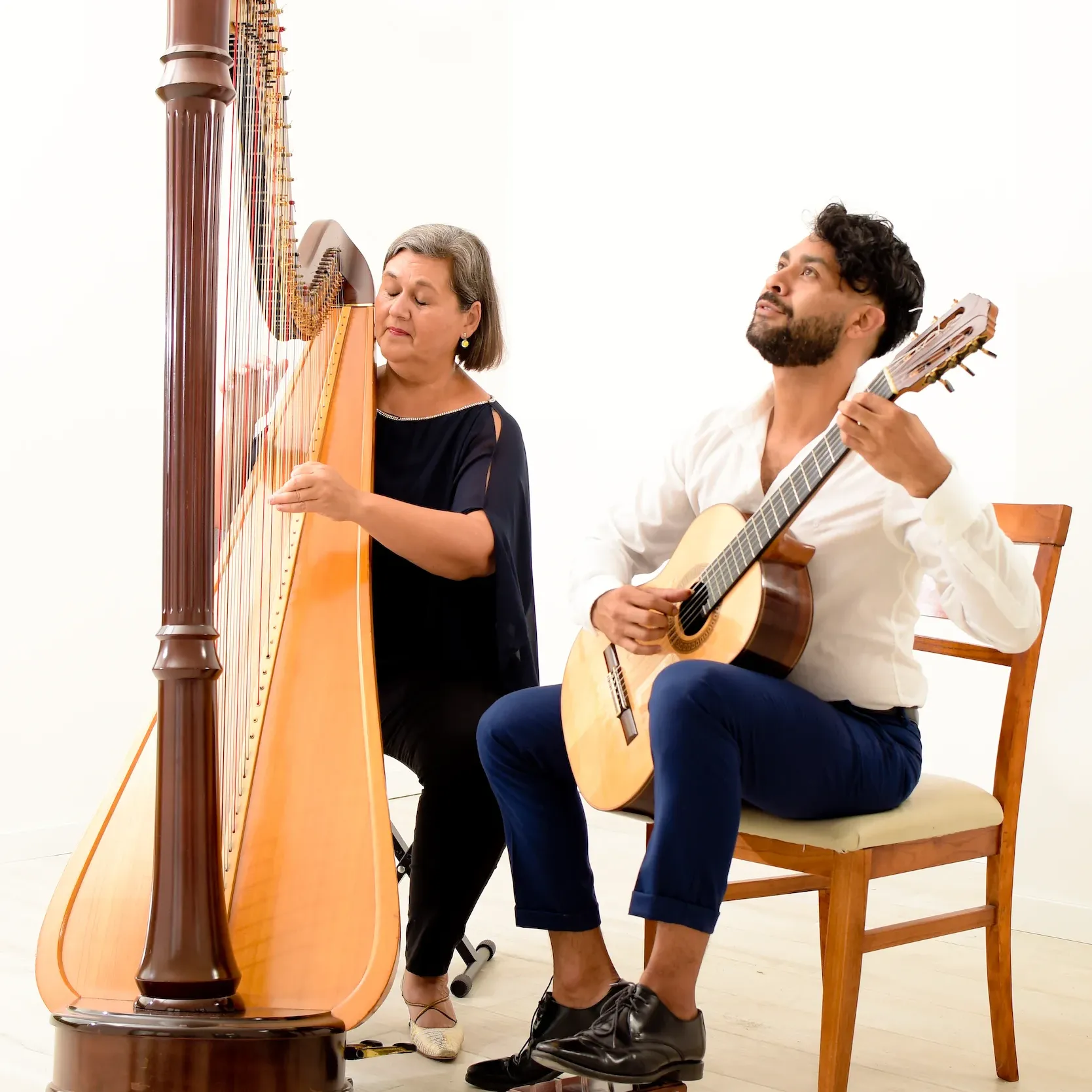 El sonido del reencuentro en la Biblioteca: se presenta el Dúo Scordatura Áurea
