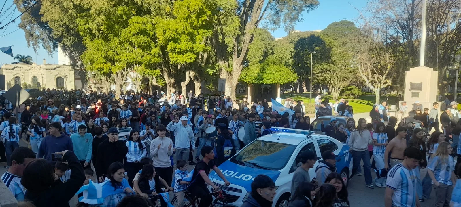 Gualeguay se vistió de celeste y blanco para celebrar a la Selección