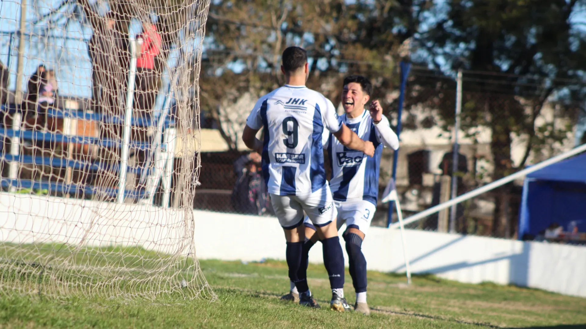 Sportiva goleó a El Progreso y no le pierde pisada a los de arriba