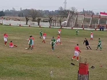 La Academia venció a Centro Bancario y volvió a meterse en la pelea